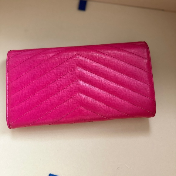 SAINT LAURENT PINK GRAIN DE POUDRE MATELASSE CHEVRON MONOGRAM FLAP WALLET - Picture 5 of 16